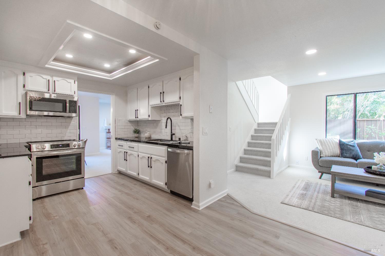 Detail Gallery Image 16 of 51 For 1986 Larchmont Cir, Fairfield,  CA 94534 - 3 Beds | 2/1 Baths