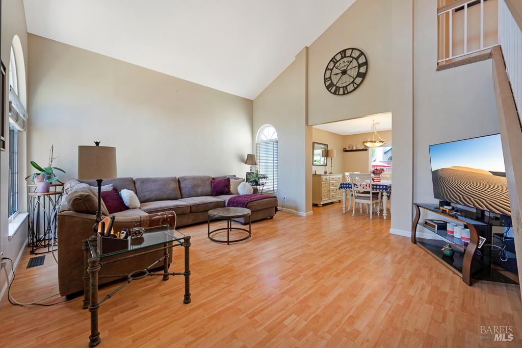 Detail Gallery Image 7 of 46 For 1405 Montana Pl, Rohnert Park,  CA 94928 - 4 Beds | 2/1 Baths