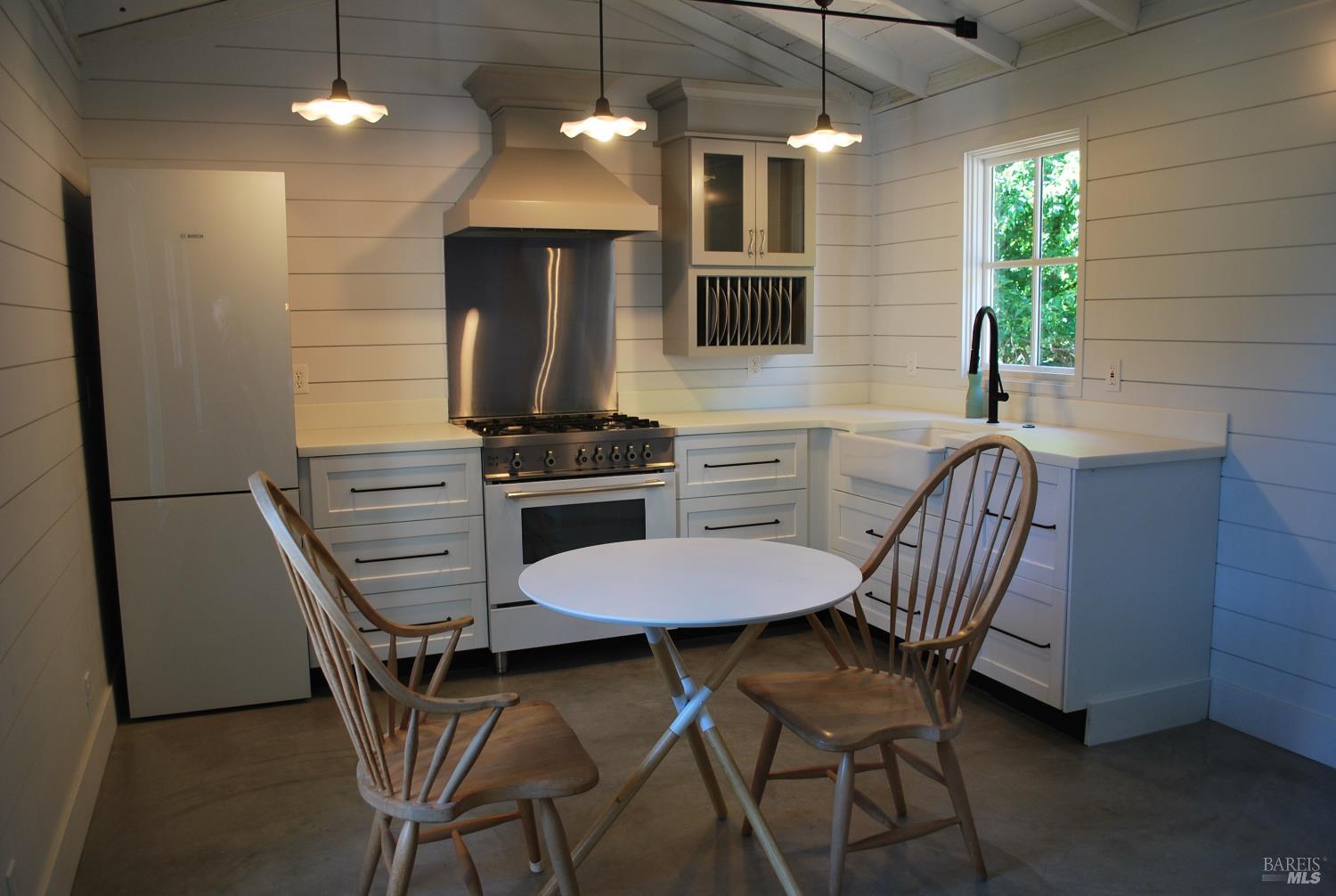 Detail Gallery Image 43 of 50 For 1801 Bodega Ave, Petaluma,  CA 94952 - 5 Beds | 2/1 Baths