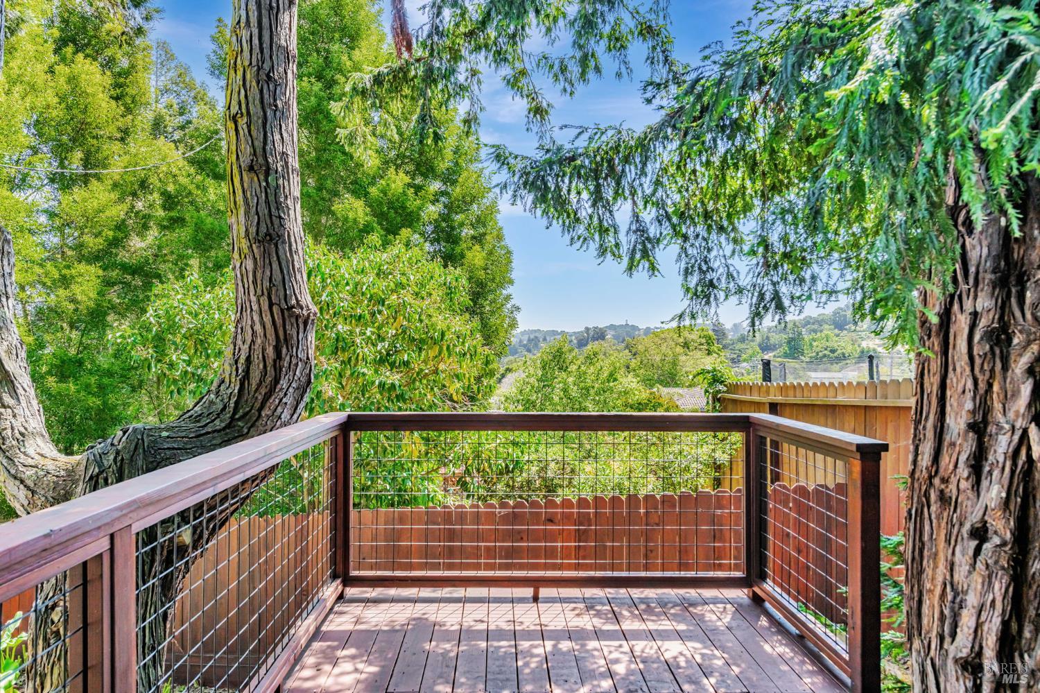 Detail Gallery Image 31 of 38 For 20 Laurel Ave, Petaluma,  CA 94952 - 2 Beds | 1 Baths