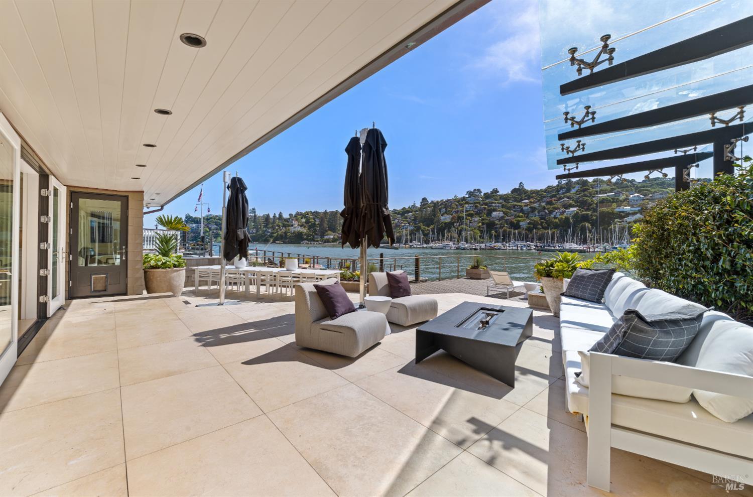 Detail Gallery Image 21 of 94 For 3 Bellevue Ave, Belvedere,  CA 94920 - 4 Beds | 3/1 Baths