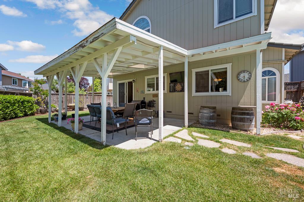Detail Gallery Image 30 of 46 For 1405 Montana Pl, Rohnert Park,  CA 94928 - 4 Beds | 2/1 Baths