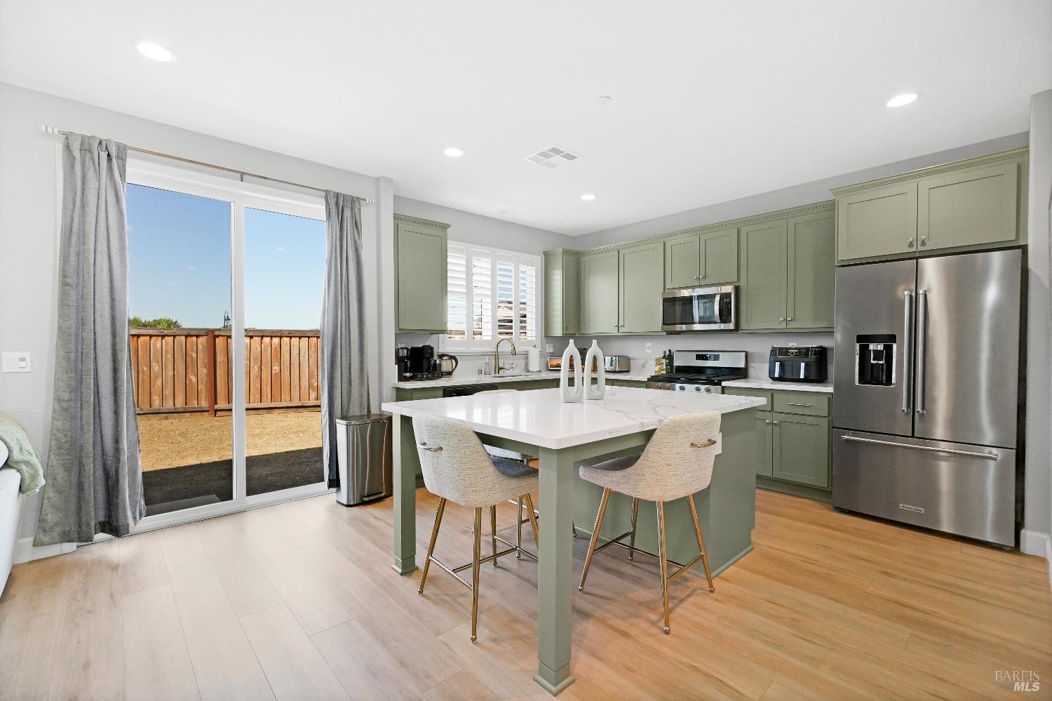 Detail Gallery Image 6 of 32 For 840 Allegro Ct, Fairfield,  CA 94534 - 4 Beds | 3/1 Baths