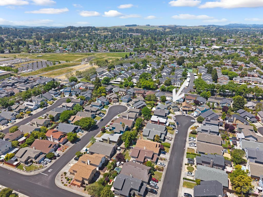Detail Gallery Image 42 of 46 For 1405 Montana Pl, Rohnert Park,  CA 94928 - 4 Beds | 2/1 Baths