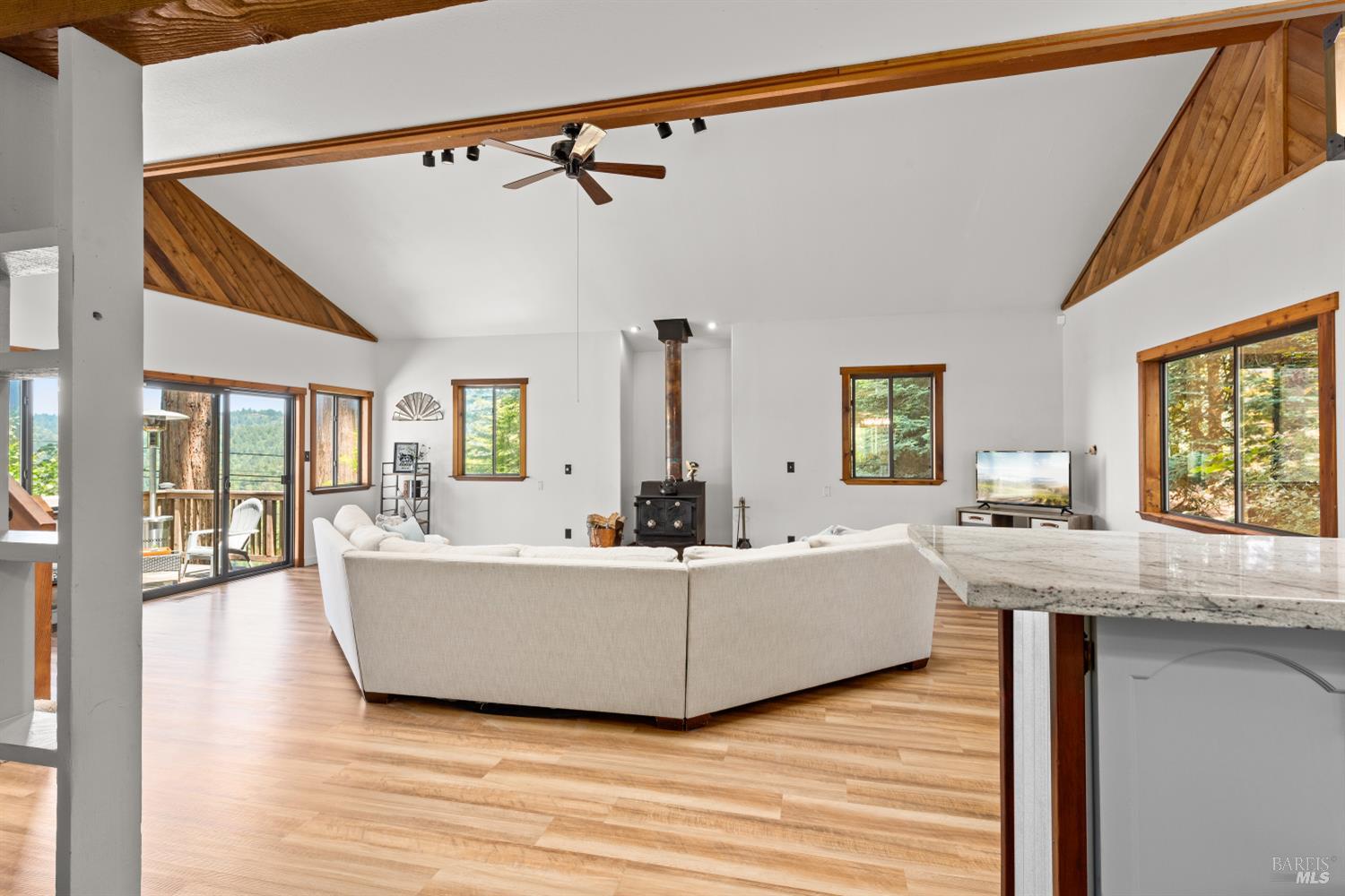 Detail Gallery Image 18 of 32 For 1 Mosswood Cir, Cazadero,  CA 95421 - 2 Beds | 2 Baths