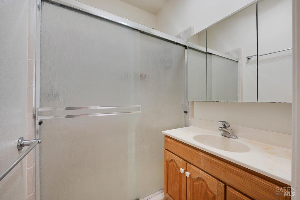 Detail Gallery Image 24 of 44 For 1237 Humboldt St, Santa Rosa,  CA 95404 - 3 Beds | 3/1 Baths
