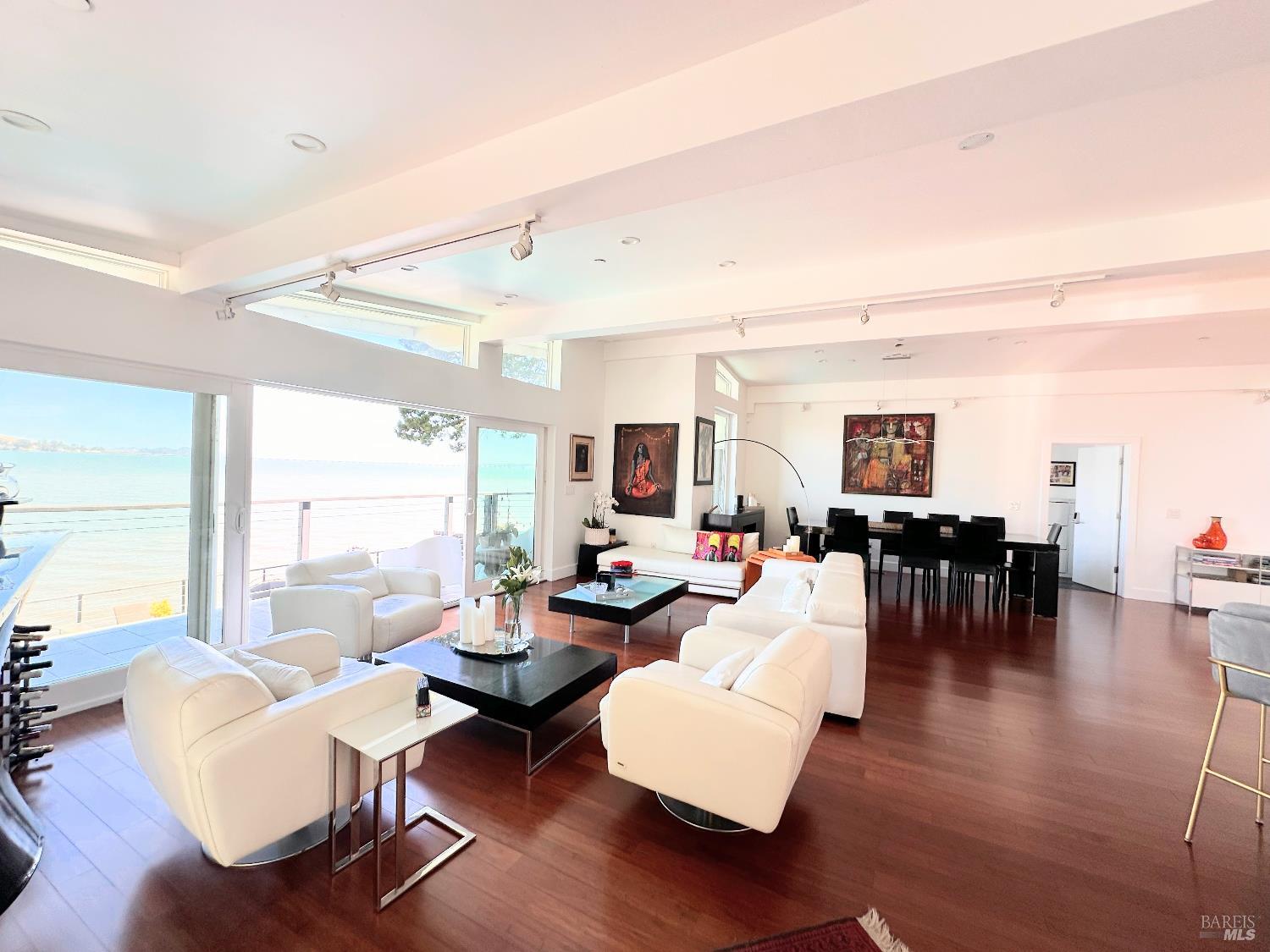 Detail Gallery Image 16 of 53 For 5148 E Paradise Dr, Corte Madera,  CA 94925 - 5 Beds | 5 Baths