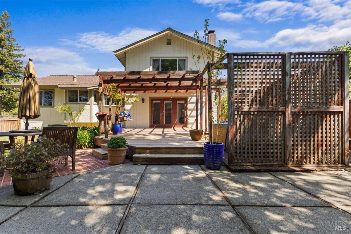 Detail Gallery Image 44 of 56 For 1503 Galaxy Ct, Rohnert Park,  CA 94928 - 4 Beds | 2/1 Baths