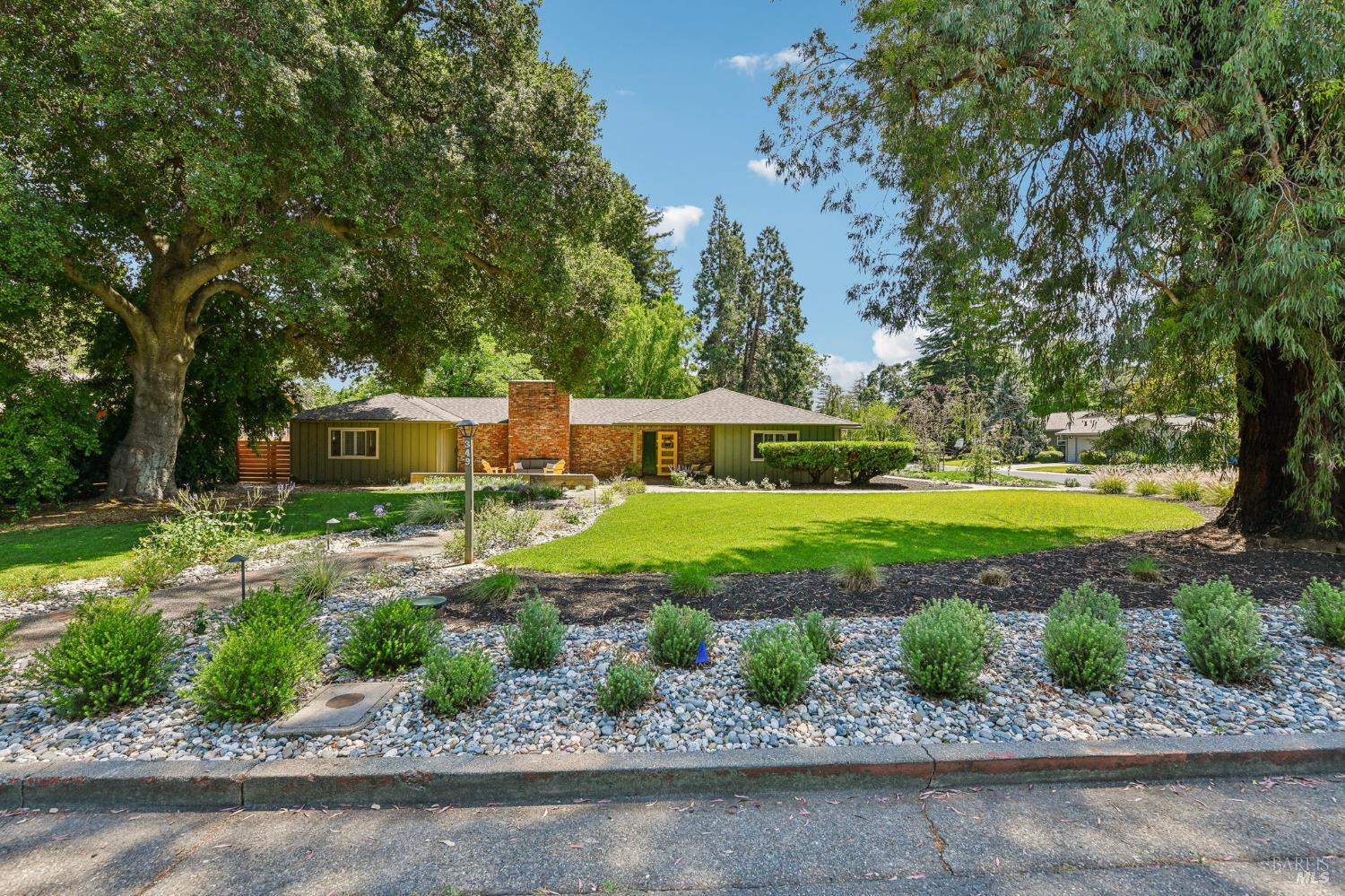 Detail Gallery Image 7 of 70 For 349 Buck Ave, Vacaville,  CA 95688 - 3 Beds | 2/1 Baths