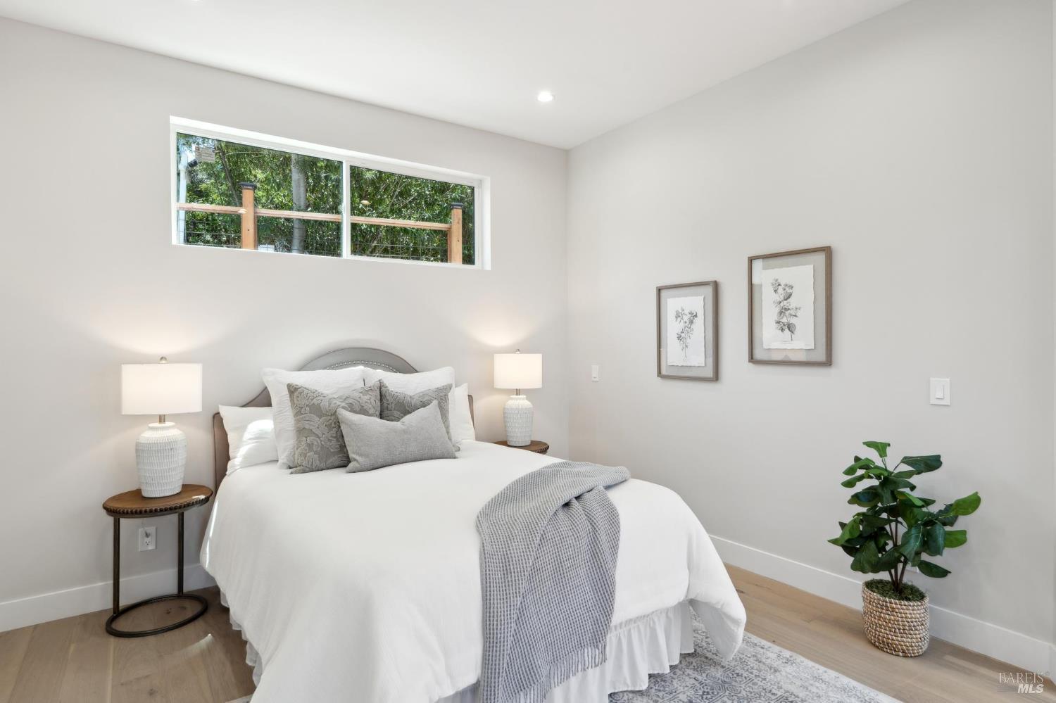 Detail Gallery Image 26 of 56 For 745 Redwood Rd, San Anselmo,  CA 94960 - 4 Beds | 3/1 Baths