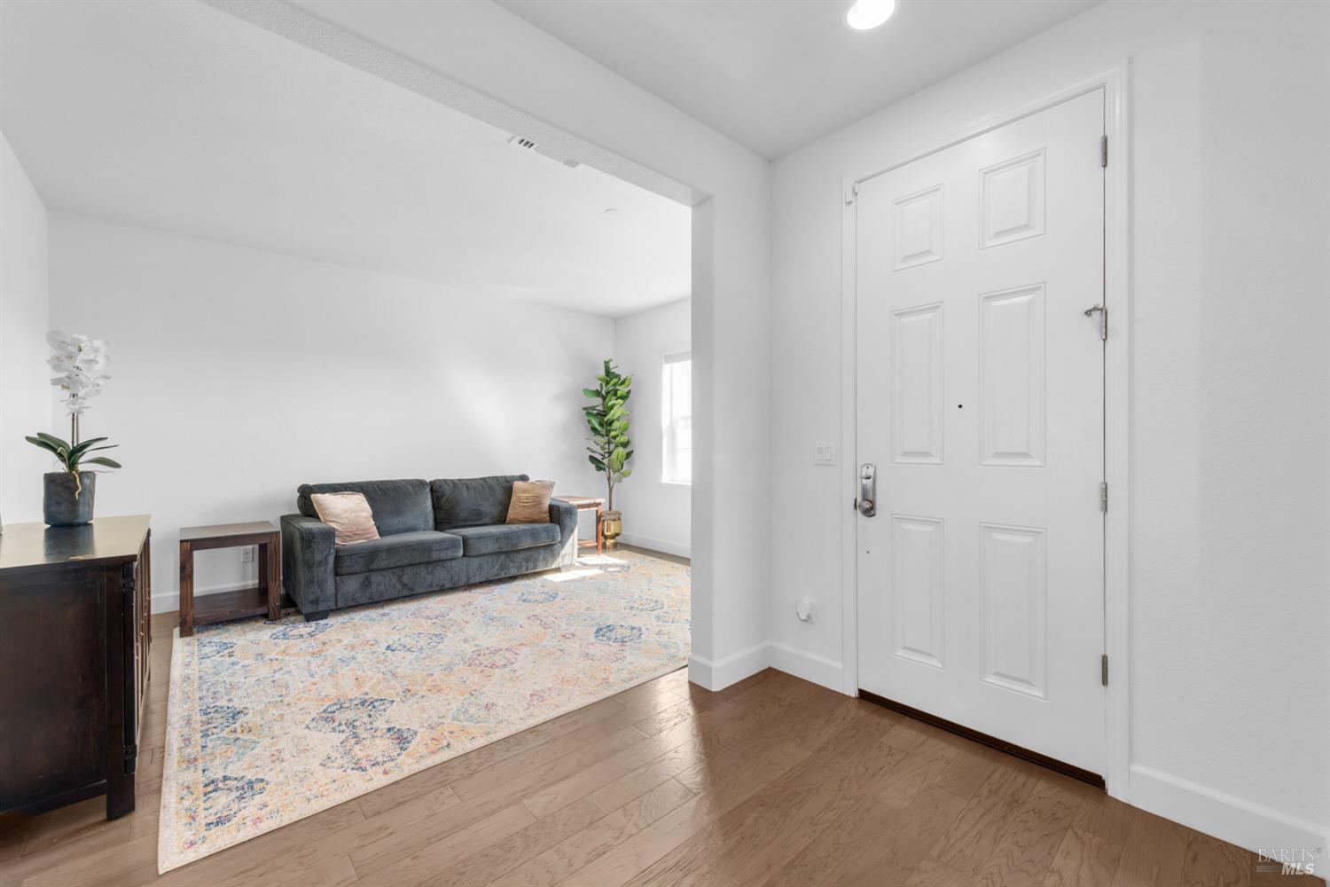 Detail Gallery Image 9 of 66 For 4012 Jade Crest Hill Way, Vacaville,  CA 95688 - 6 Beds | 4/1 Baths