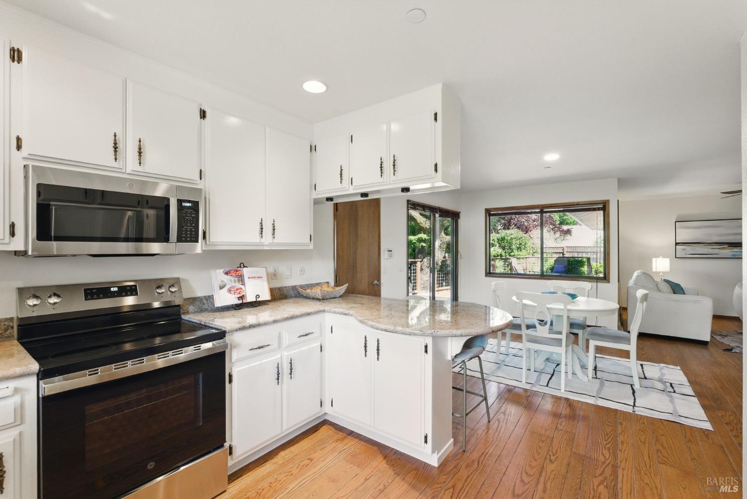 Detail Gallery Image 9 of 61 For 4620 Morris Ct, Santa Rosa,  CA 95405 - 4 Beds | 3 Baths