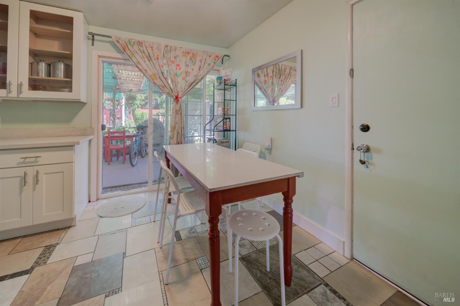 Detail Gallery Image 12 of 31 For 1812 Utah St, Fairfield,  CA 94533 - 2 Beds | 1 Baths