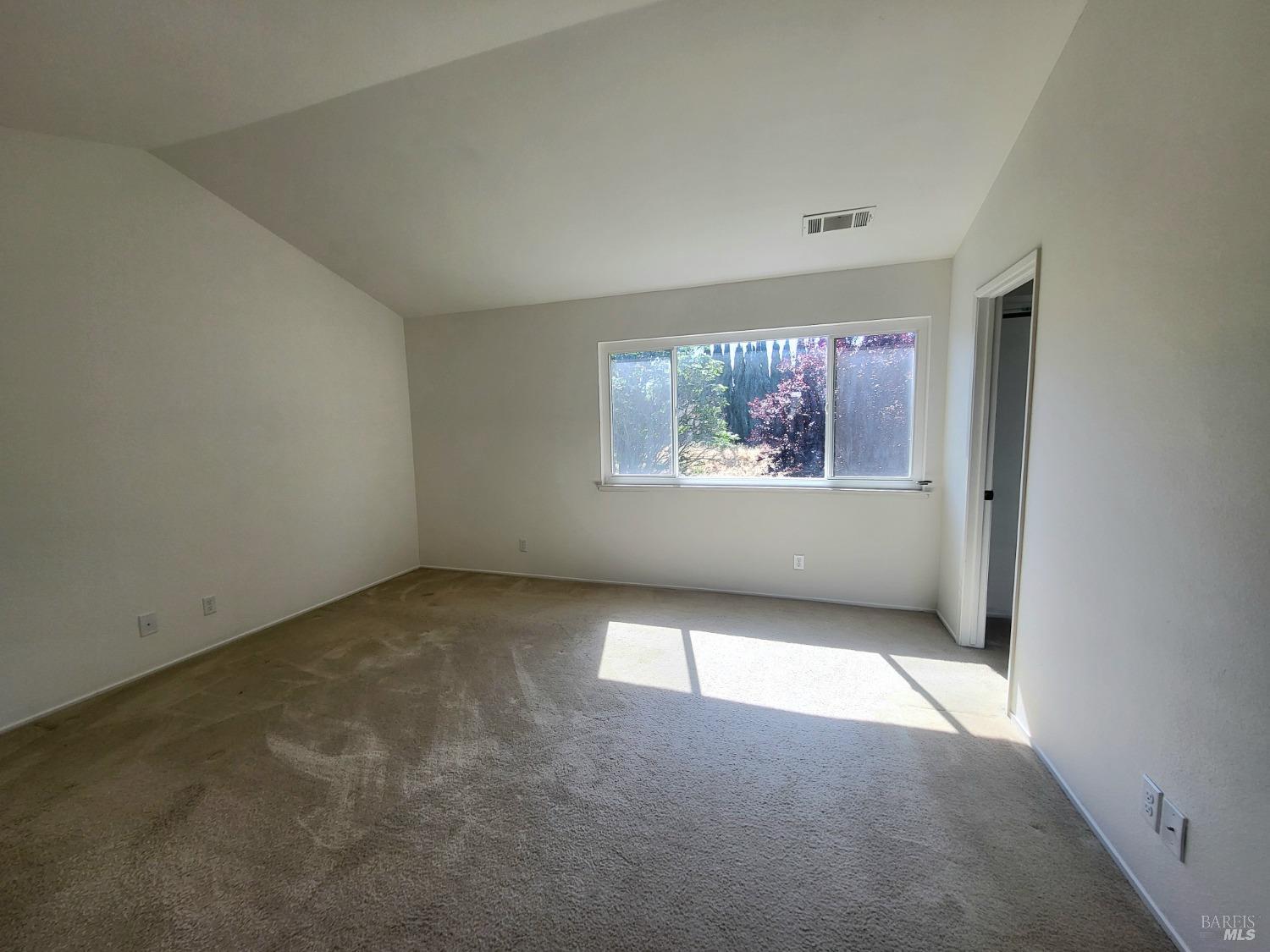 Detail Gallery Image 16 of 27 For 496 Lupine Cir, Vacaville,  CA 95687 - 3 Beds | 2/1 Baths