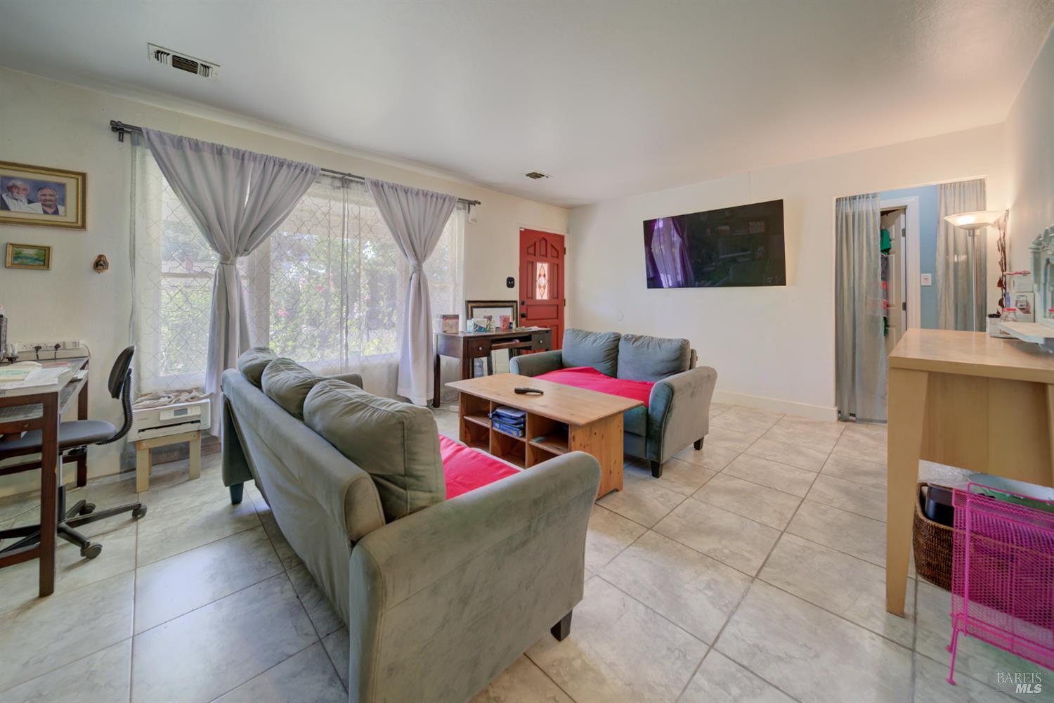 Detail Gallery Image 7 of 31 For 1812 Utah St, Fairfield,  CA 94533 - 2 Beds | 1 Baths