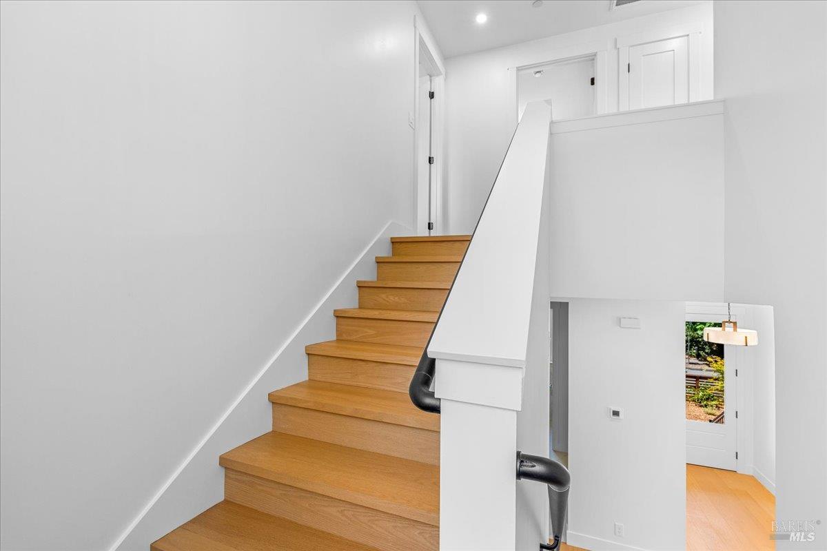 Detail Gallery Image 22 of 64 For 22 Cedar Ave, Kentfield,  CA 94904 - 5 Beds | 5 Baths