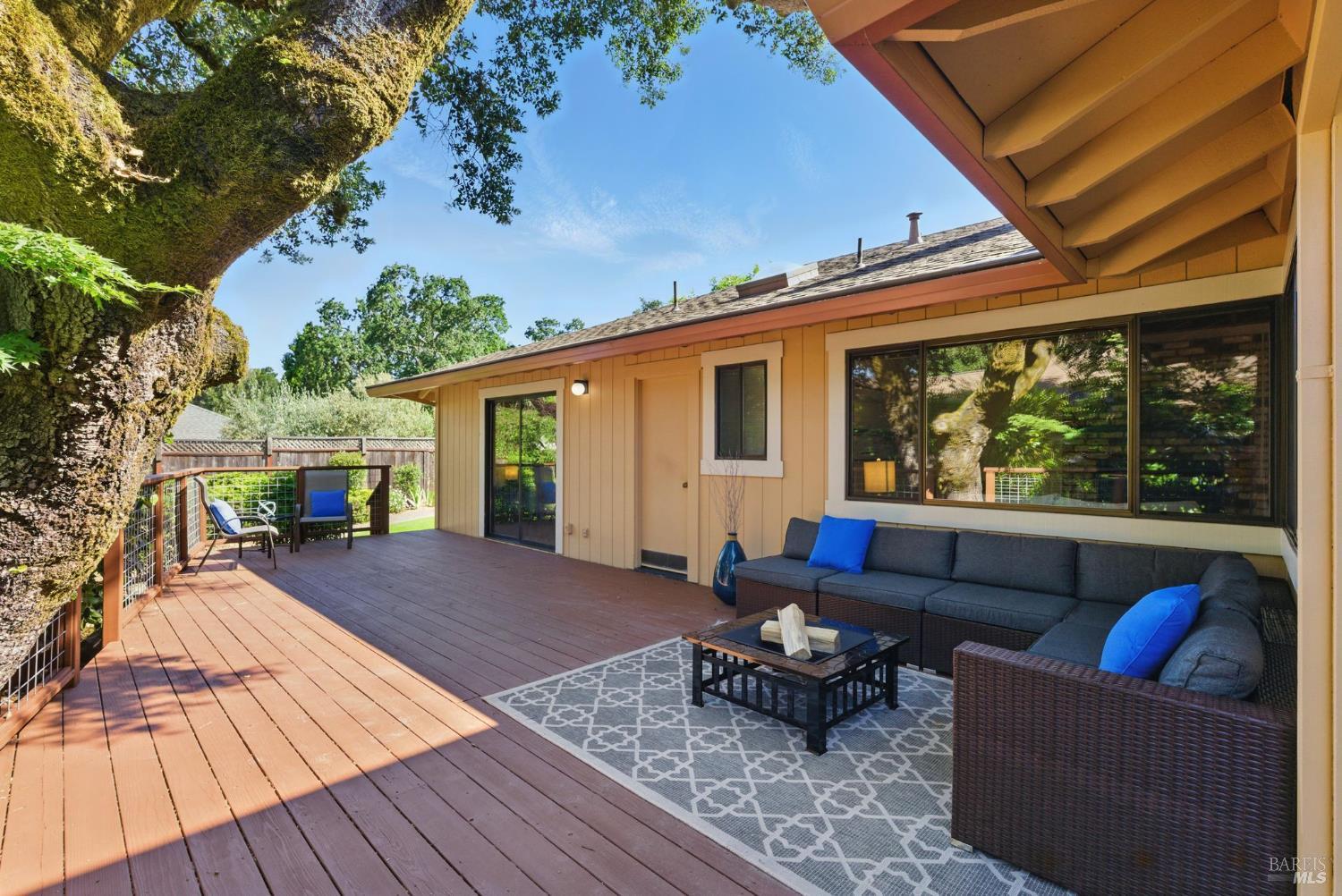 Detail Gallery Image 6 of 61 For 4620 Morris Ct, Santa Rosa,  CA 95405 - 4 Beds | 3 Baths
