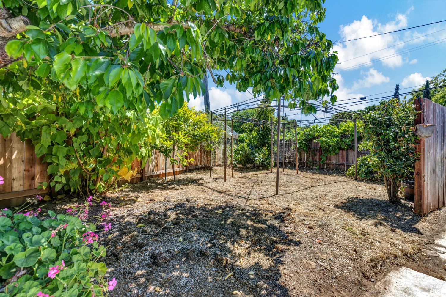 Detail Gallery Image 18 of 26 For 600 Buss Ave, Vallejo,  CA 94591 - 2 Beds | 1 Baths