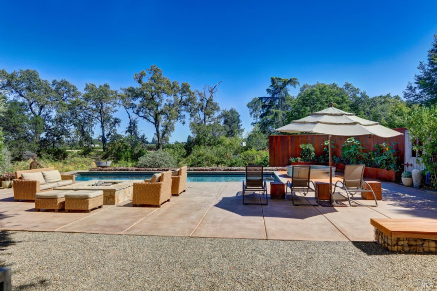 Detail Gallery Image 3 of 70 For 1067 Darms Ln, Napa,  CA 94558 - 5 Beds | 3 Baths