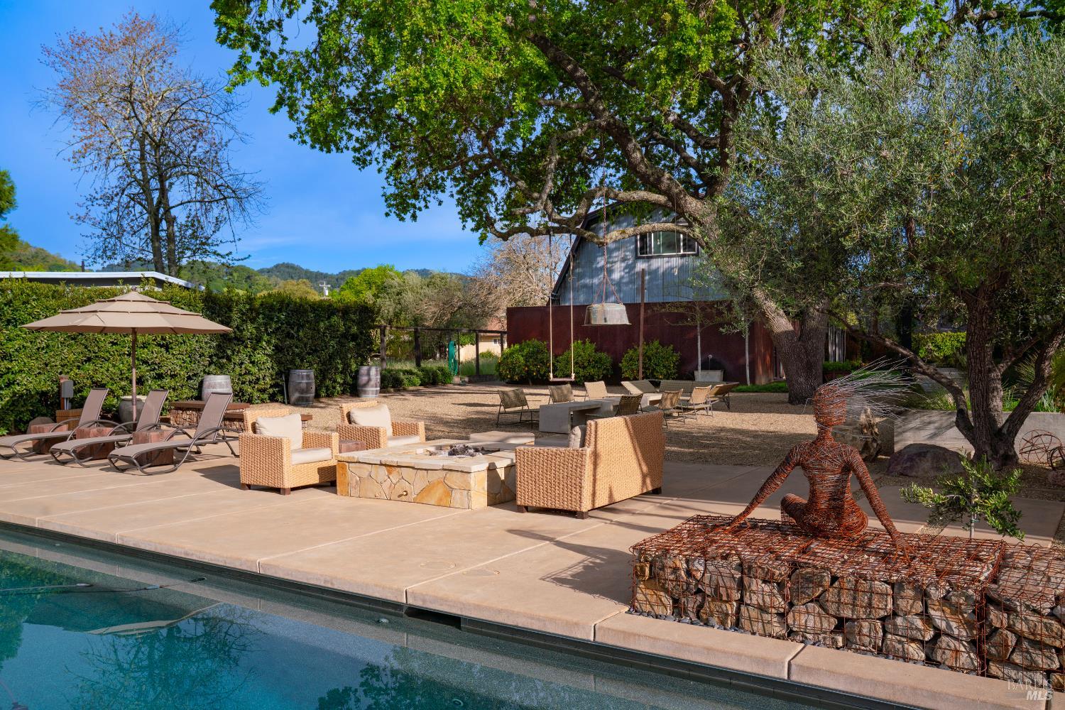 Detail Gallery Image 11 of 70 For 1067 Darms Ln, Napa,  CA 94558 - 5 Beds | 3 Baths