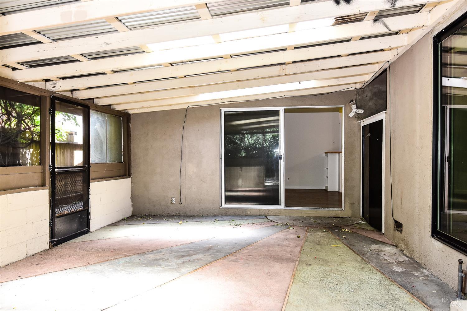 Detail Gallery Image 16 of 28 For 17884 San Carlos Dr, Sonoma,  CA 95476 - 4 Beds | 2 Baths