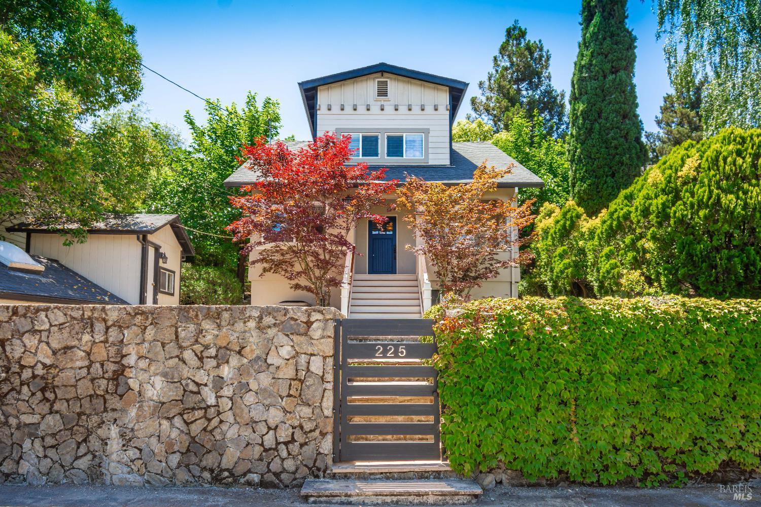 Detail Gallery Image 4 of 53 For 225 Berna Ave, Napa,  CA 94559 - 3 Beds | 2/1 Baths
