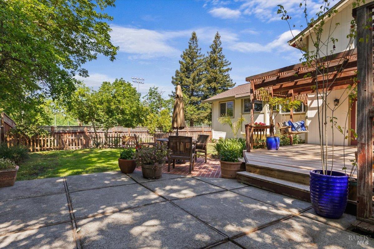 Detail Gallery Image 43 of 56 For 1503 Galaxy Ct, Rohnert Park,  CA 94928 - 4 Beds | 2/1 Baths