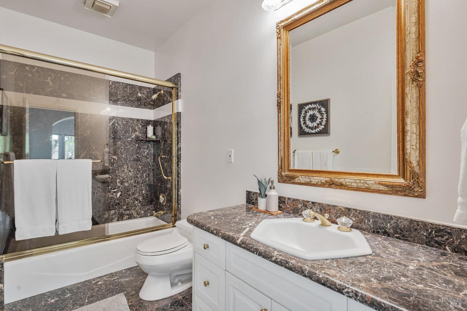 Detail Gallery Image 22 of 60 For 55 Tamalpais Rd, Kentfield,  CA 94904 - 4 Beds | 4 Baths