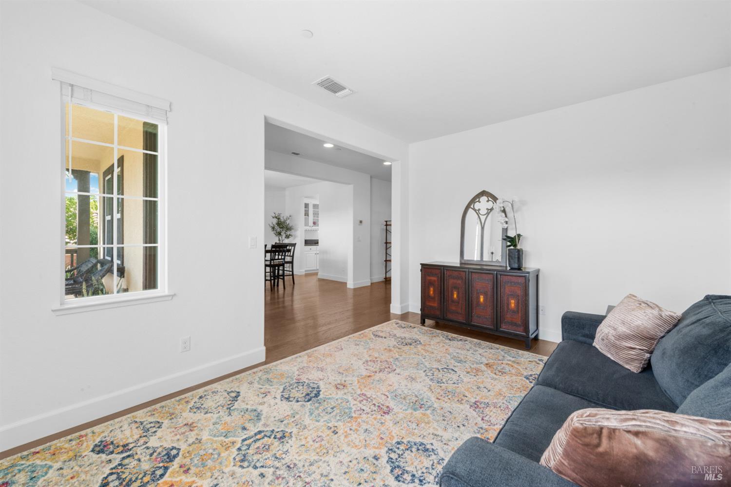 Detail Gallery Image 11 of 66 For 4012 Jade Crest Hill Way, Vacaville,  CA 95688 - 6 Beds | 4/1 Baths