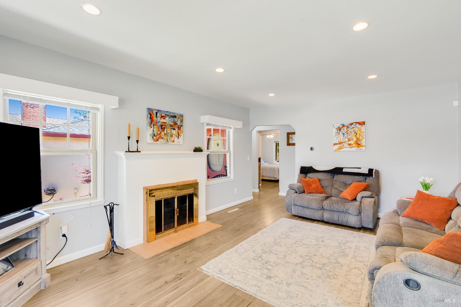 Detail Gallery Image 5 of 33 For 1225 Arkansas St, Vallejo,  CA 94590 - 2 Beds | 1 Baths