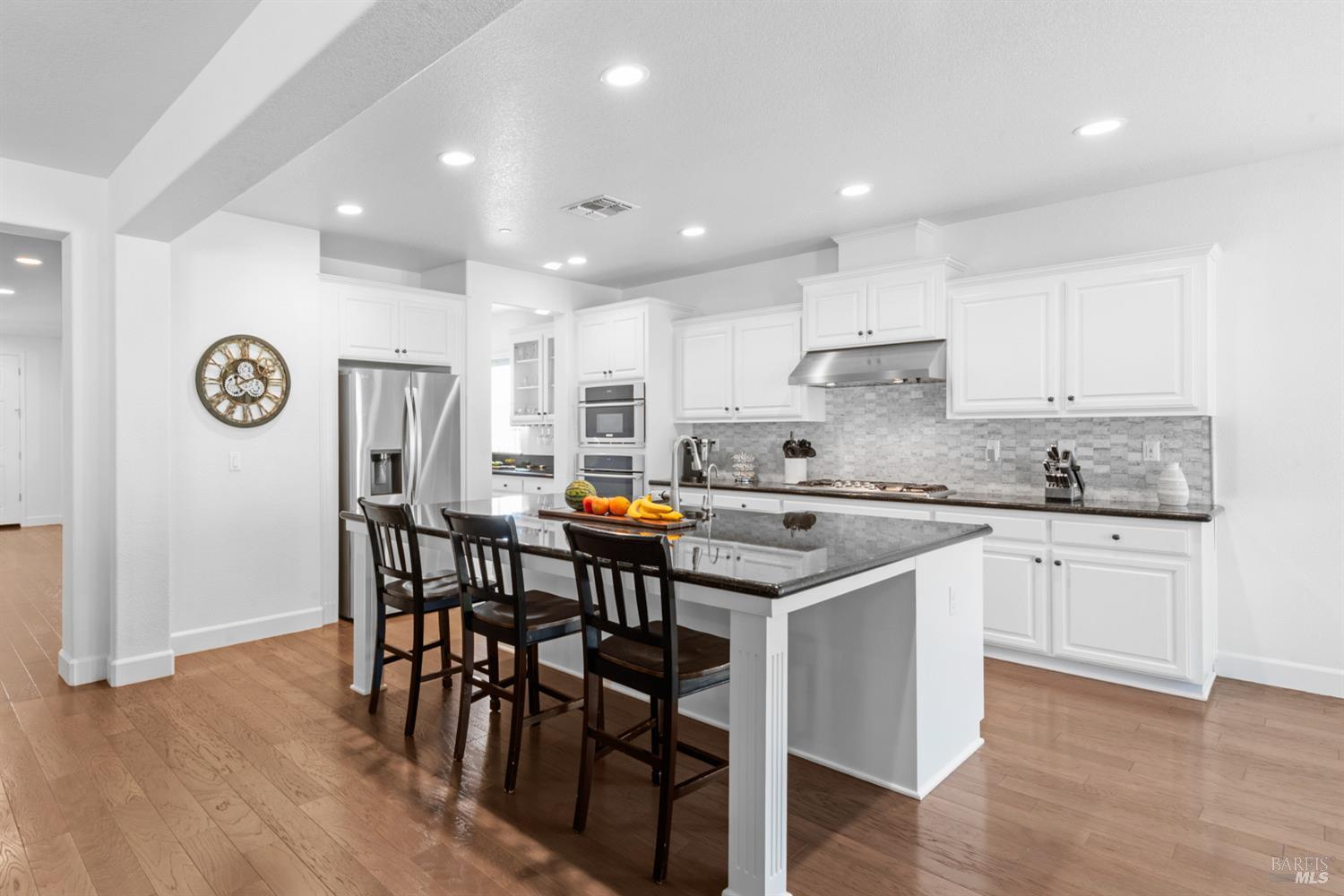 Detail Gallery Image 18 of 66 For 4012 Jade Crest Hill Way, Vacaville,  CA 95688 - 6 Beds | 4/1 Baths
