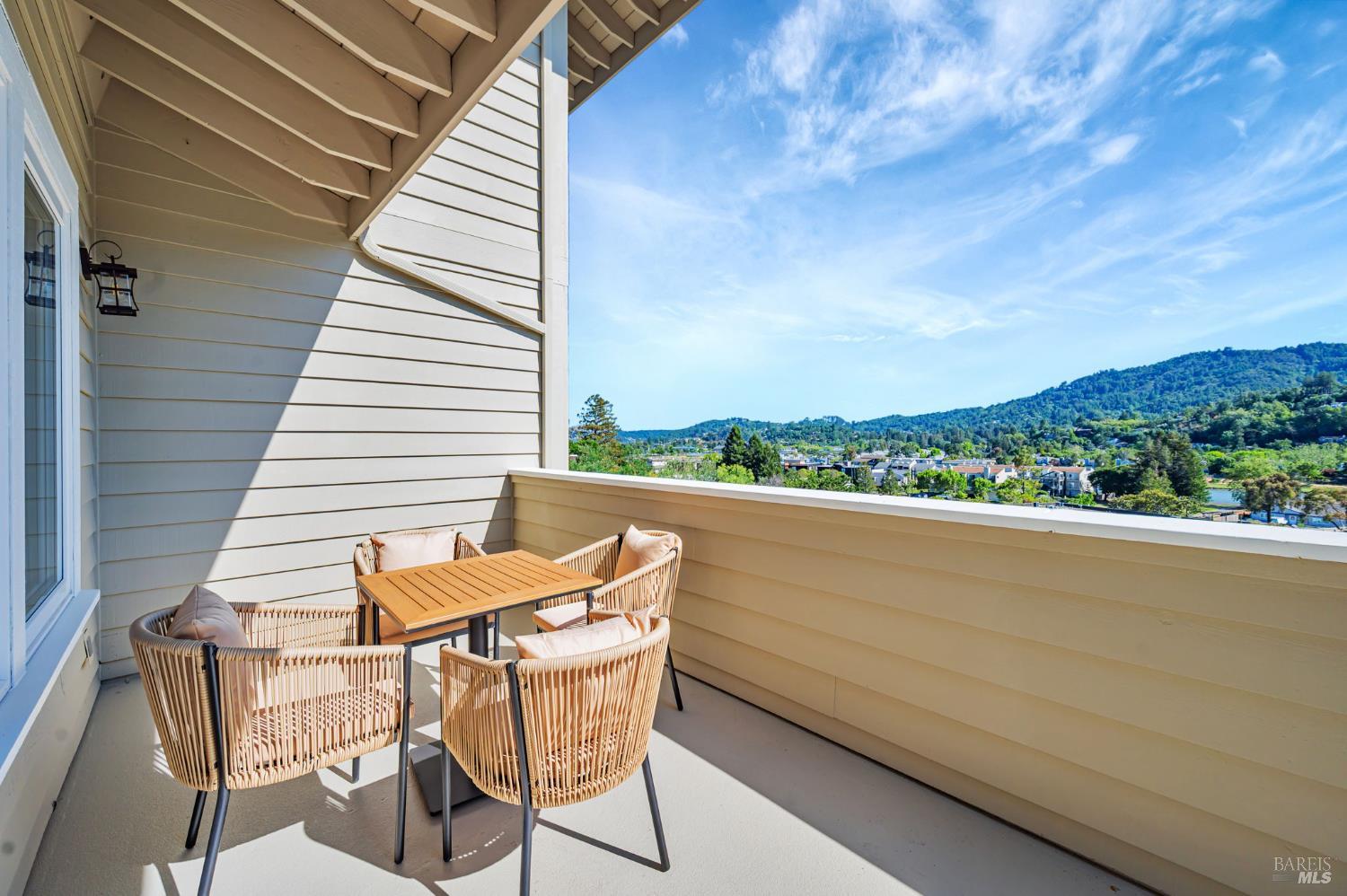 Detail Gallery Image 18 of 60 For 55 Tamalpais Rd, Kentfield,  CA 94904 - 4 Beds | 4 Baths