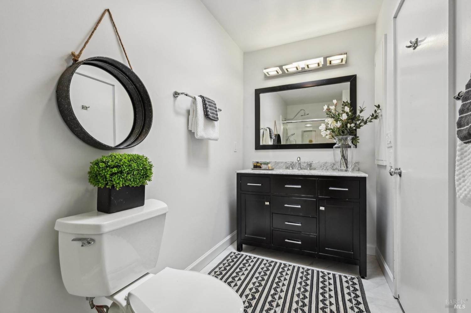 Detail Gallery Image 40 of 54 For 239 Knollwood Dr, San Rafael,  CA 94901 - 2 Beds | 2/1 Baths
