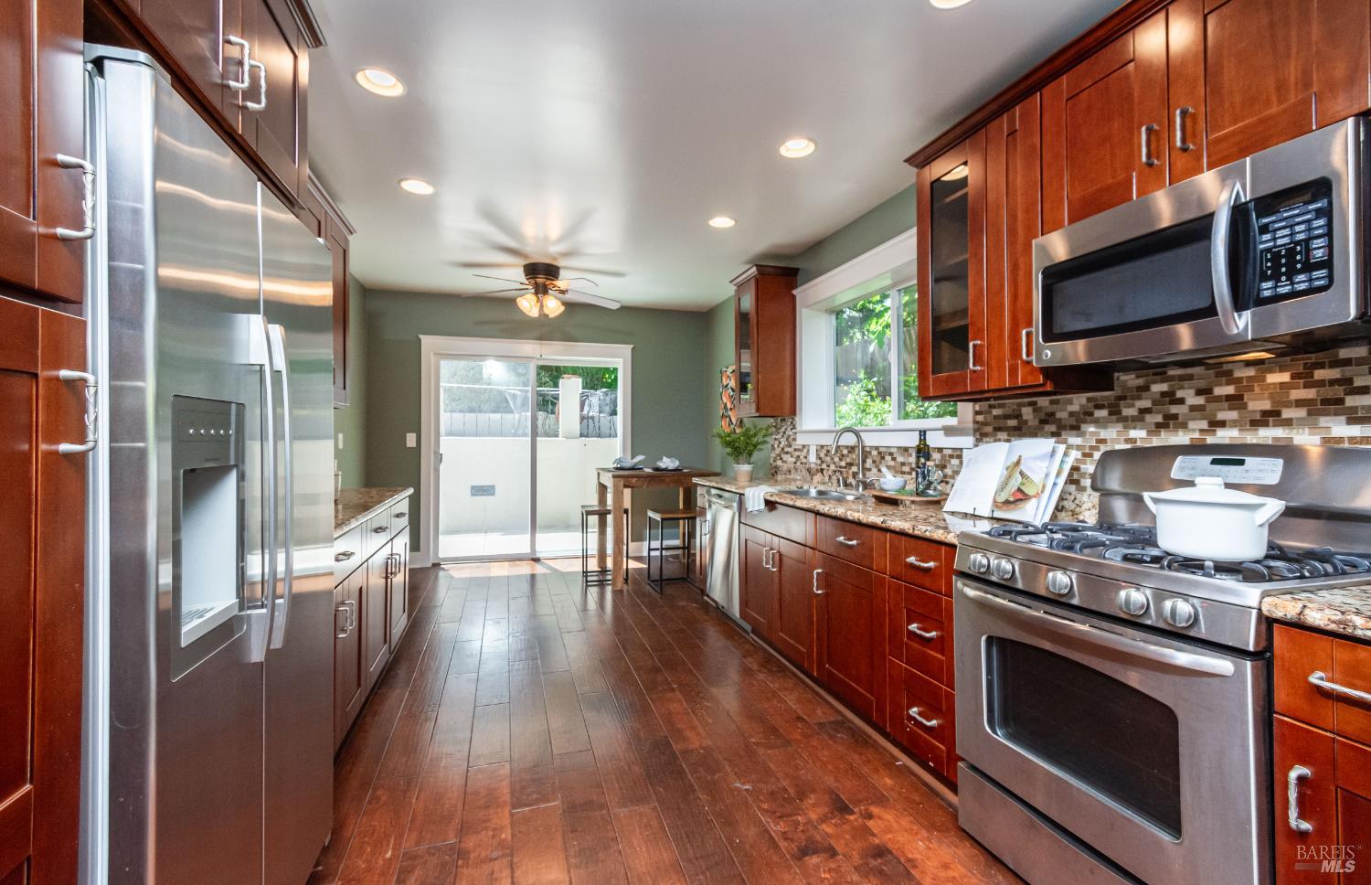 Detail Gallery Image 15 of 53 For 225 Berna Ave, Napa,  CA 94559 - 3 Beds | 2/1 Baths