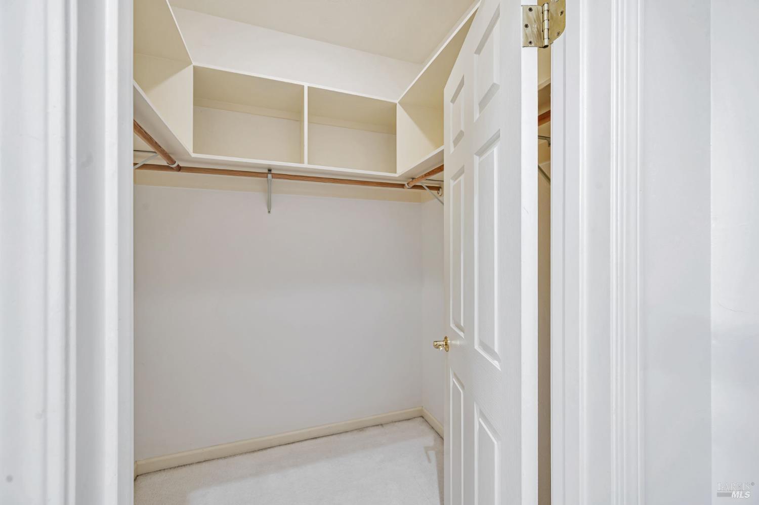 Detail Gallery Image 34 of 60 For 55 Tamalpais Rd, Kentfield,  CA 94904 - 4 Beds | 4 Baths