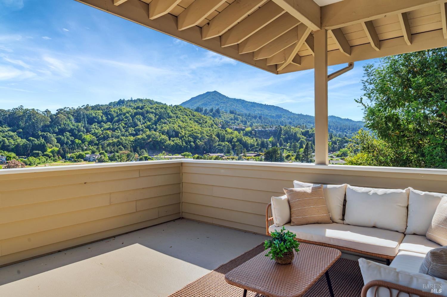 Detail Gallery Image 16 of 60 For 55 Tamalpais Rd, Kentfield,  CA 94904 - 4 Beds | 4 Baths