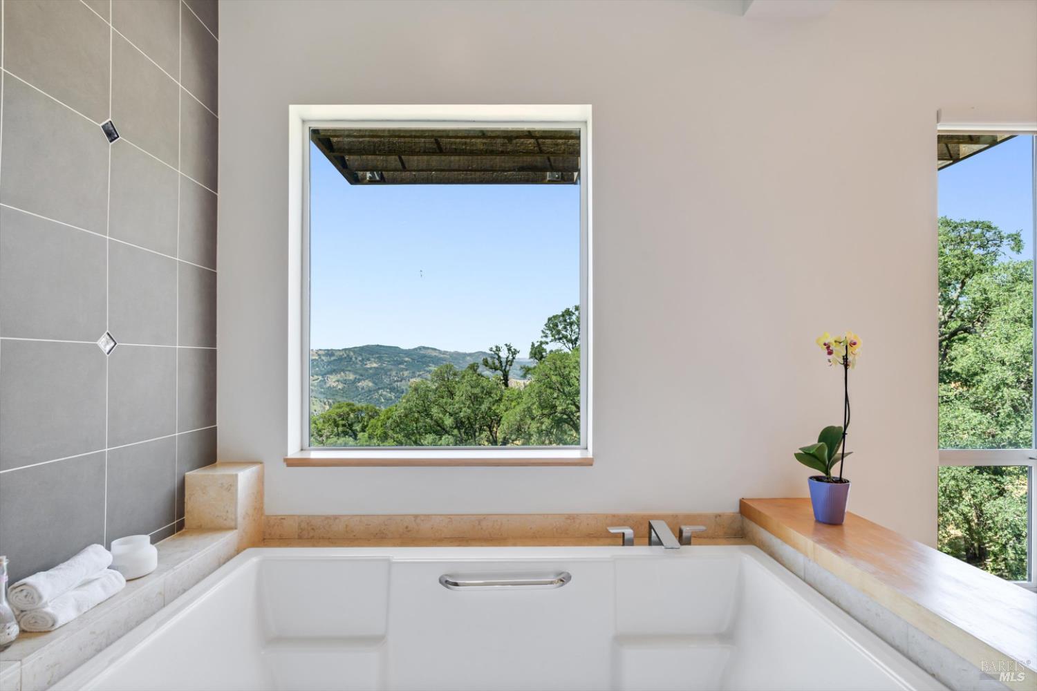 Detail Gallery Image 36 of 54 For 48 Longhorn Ridge Rd, Napa,  CA 94558 - 3 Beds | 3/1 Baths