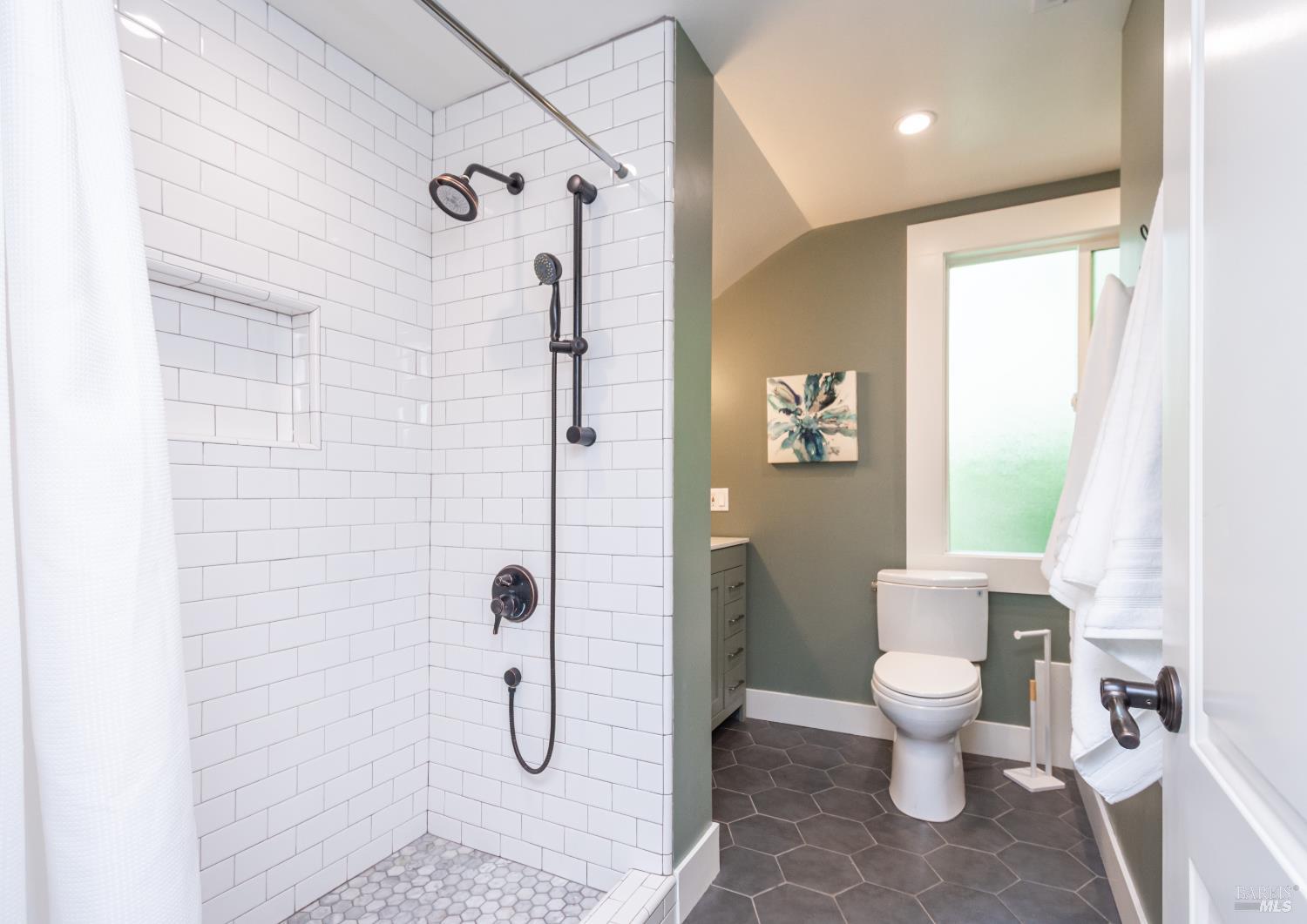 Detail Gallery Image 28 of 53 For 225 Berna Ave, Napa,  CA 94559 - 3 Beds | 2/1 Baths