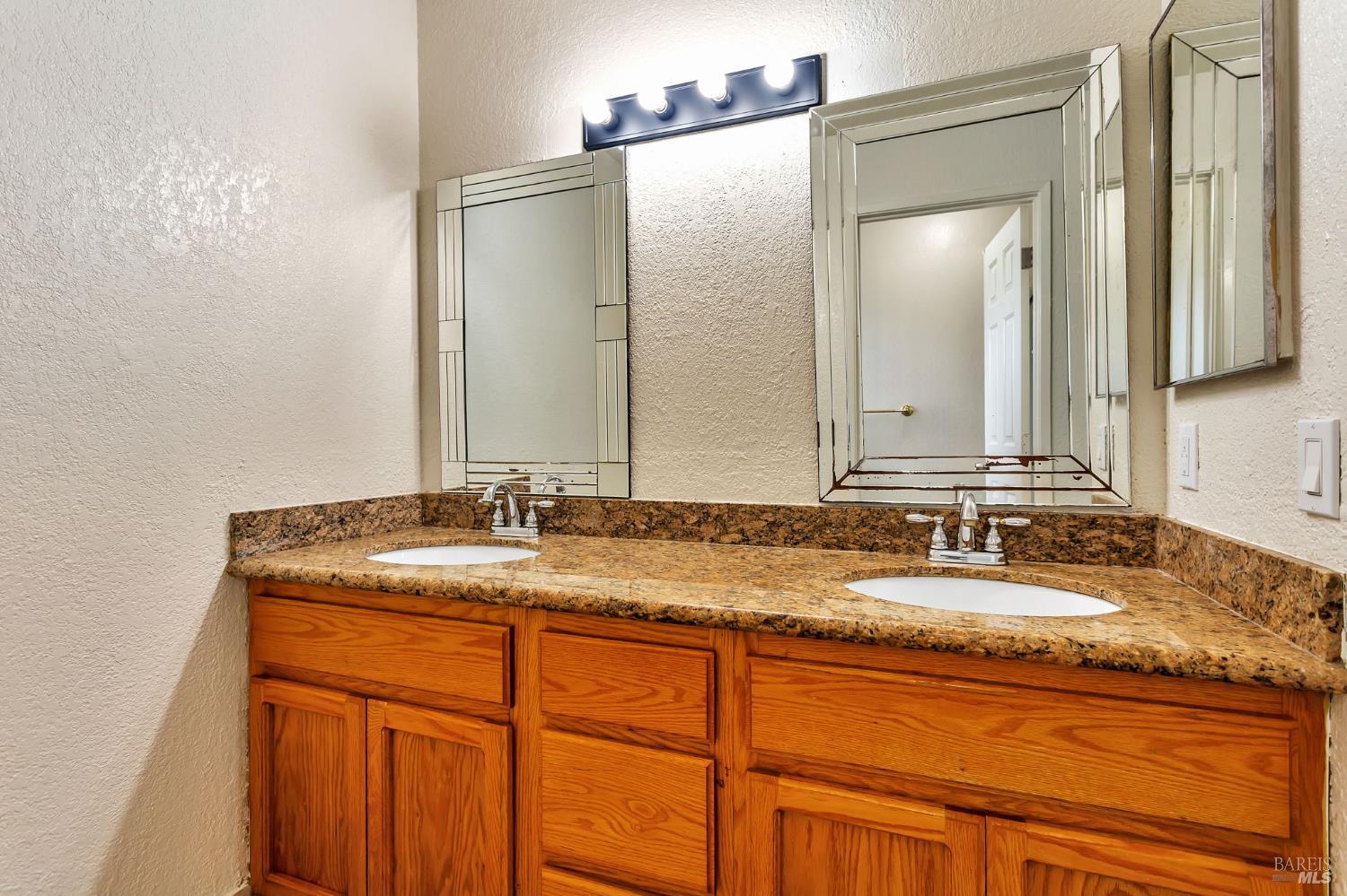 Detail Gallery Image 37 of 46 For 1001 Suffolk Way, Fairfield,  CA 94533 - 5 Beds | 3 Baths
