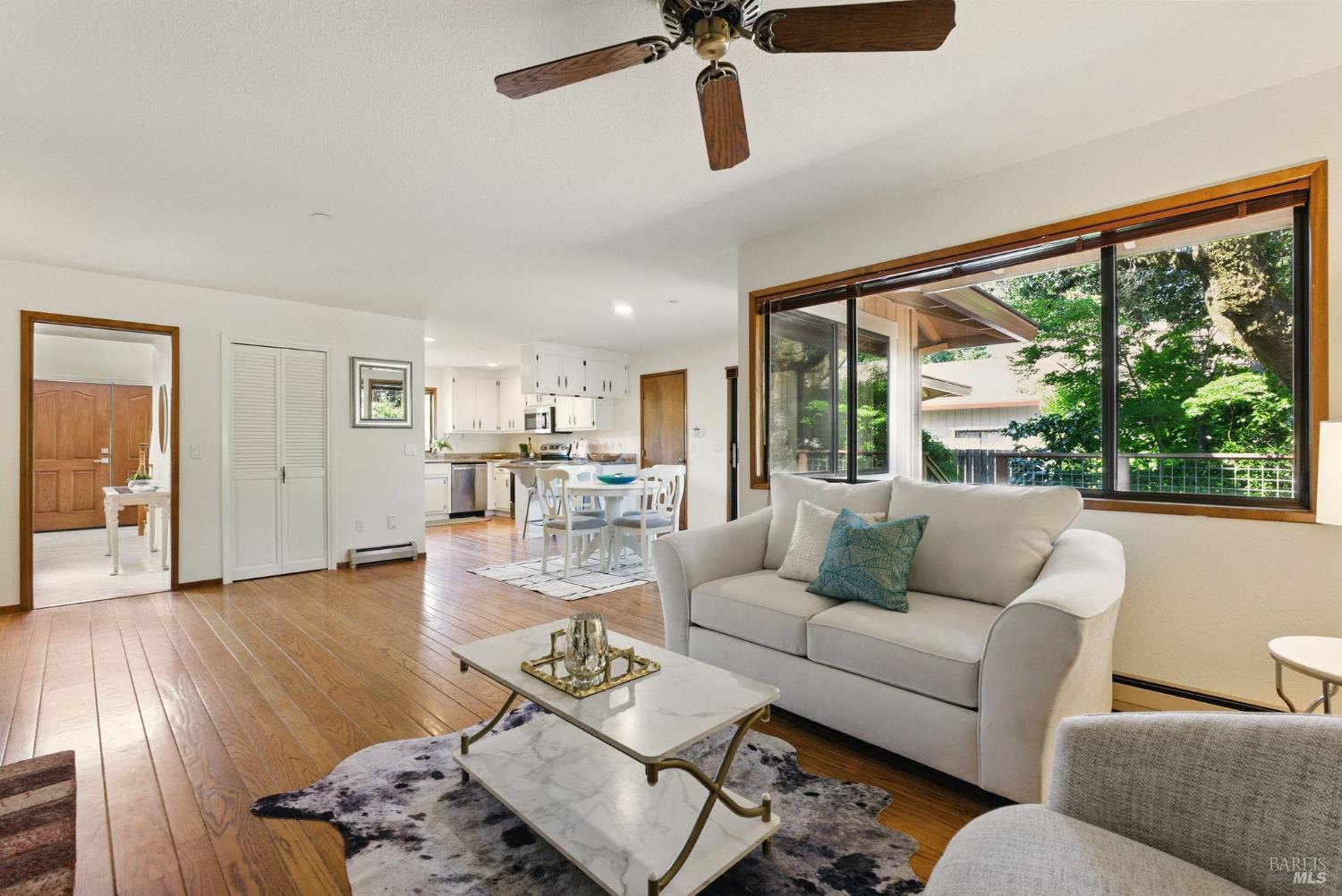 Detail Gallery Image 10 of 61 For 4620 Morris Ct, Santa Rosa,  CA 95405 - 4 Beds | 3 Baths