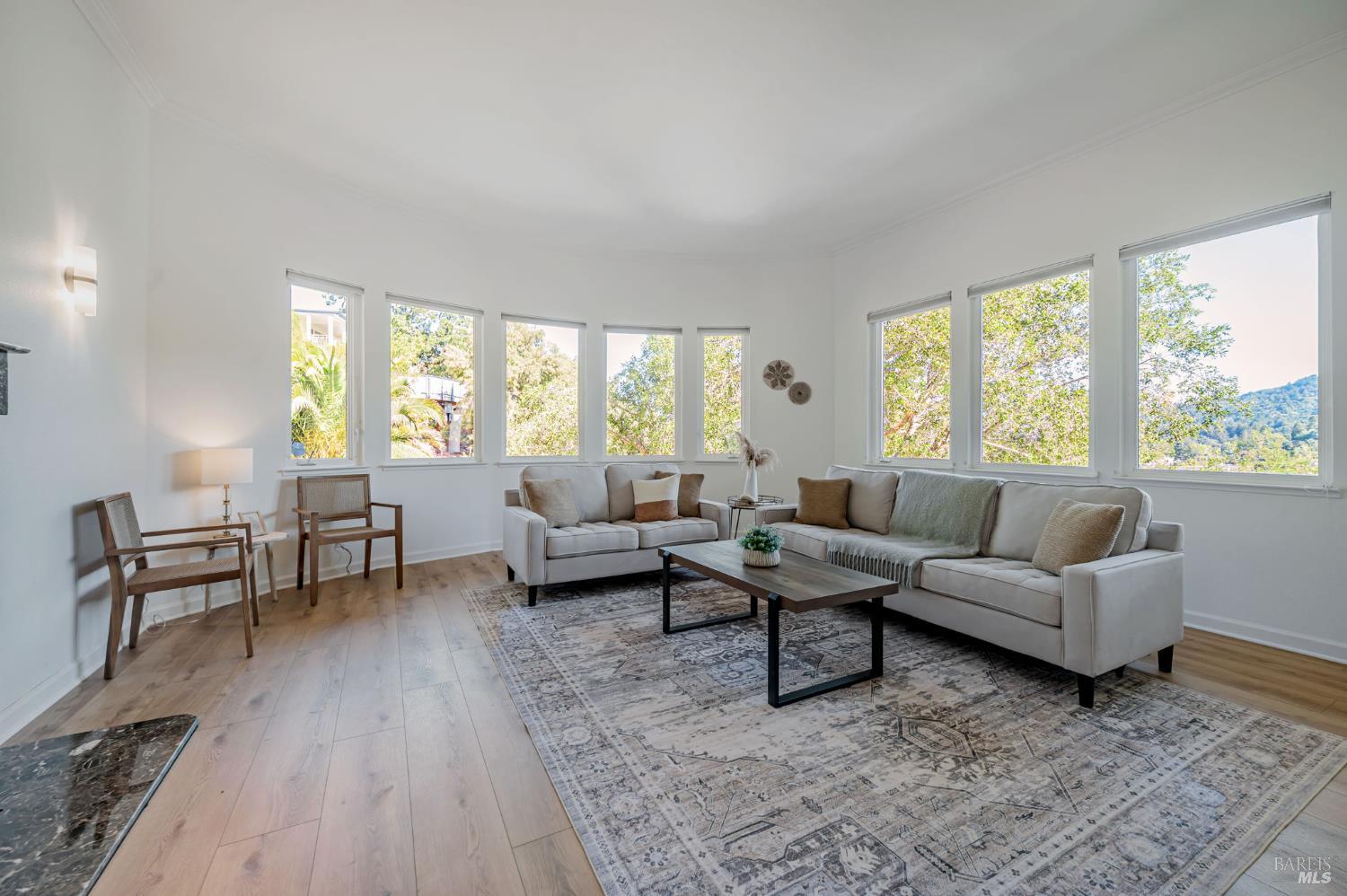 Detail Gallery Image 8 of 60 For 55 Tamalpais Rd, Kentfield,  CA 94904 - 4 Beds | 4 Baths