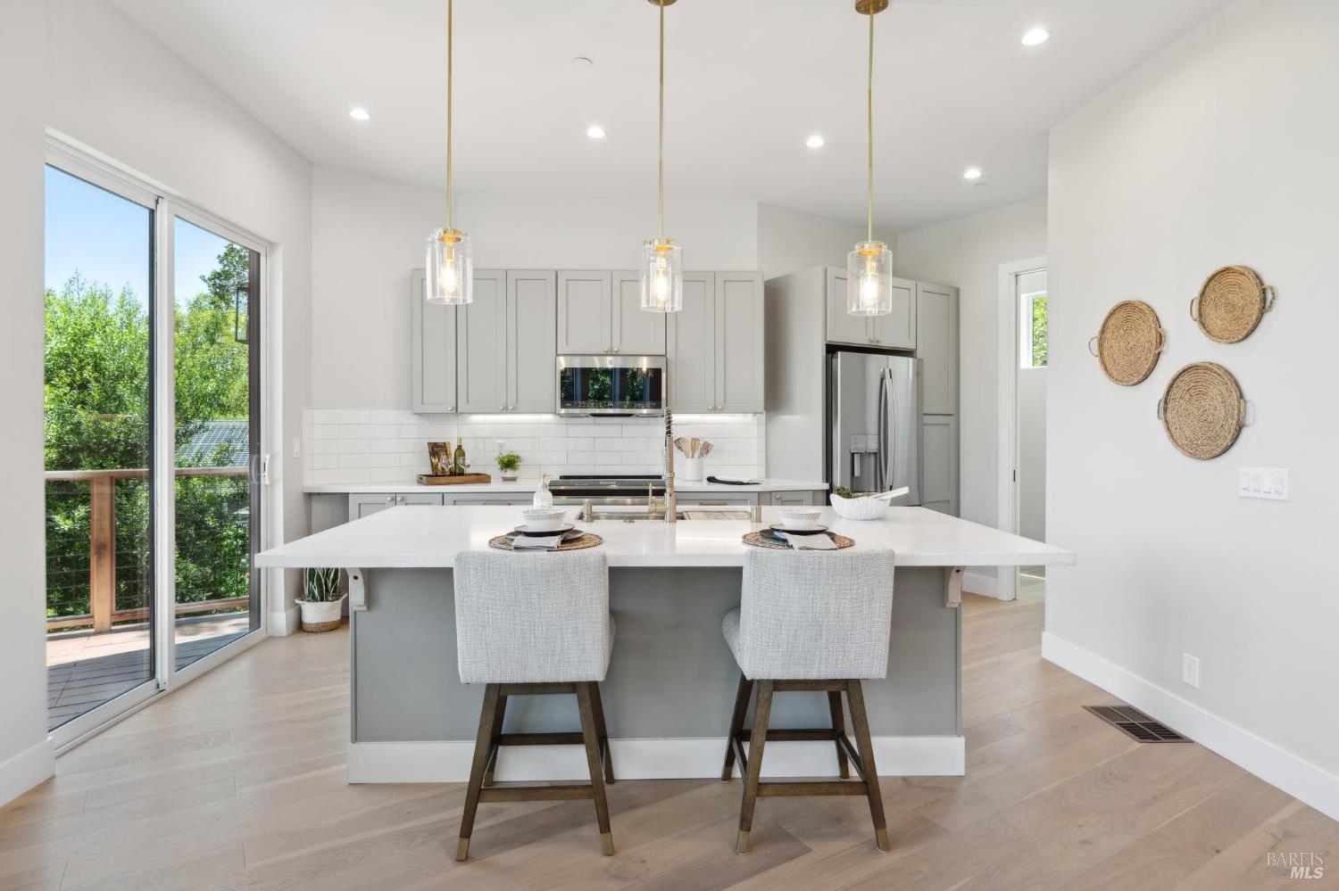 Detail Gallery Image 14 of 56 For 745 Redwood Rd, San Anselmo,  CA 94960 - 4 Beds | 3/1 Baths