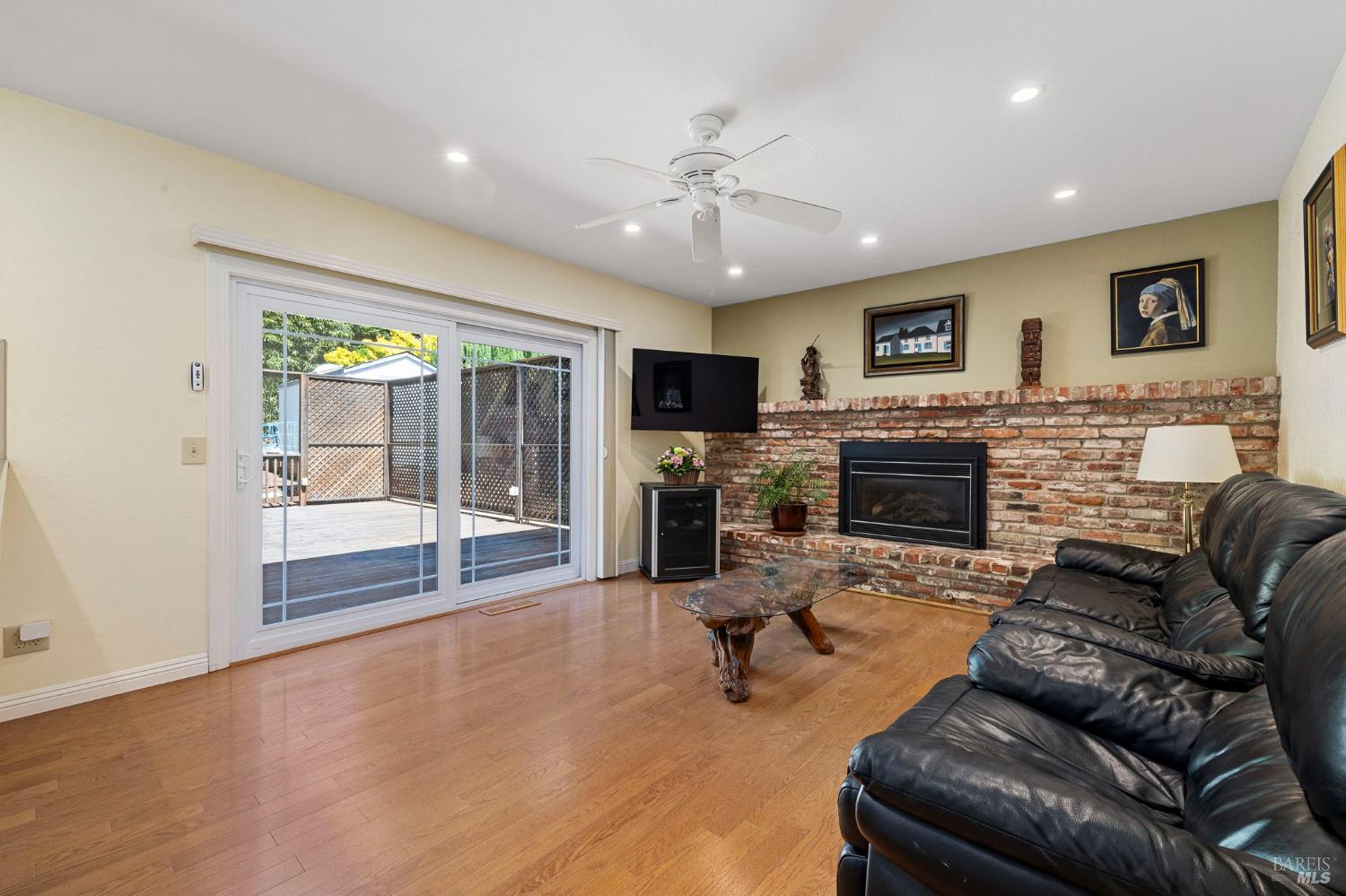 Detail Gallery Image 15 of 52 For 3429 Castlerock Ct, Santa Rosa,  CA 95404 - 4 Beds | 2 Baths