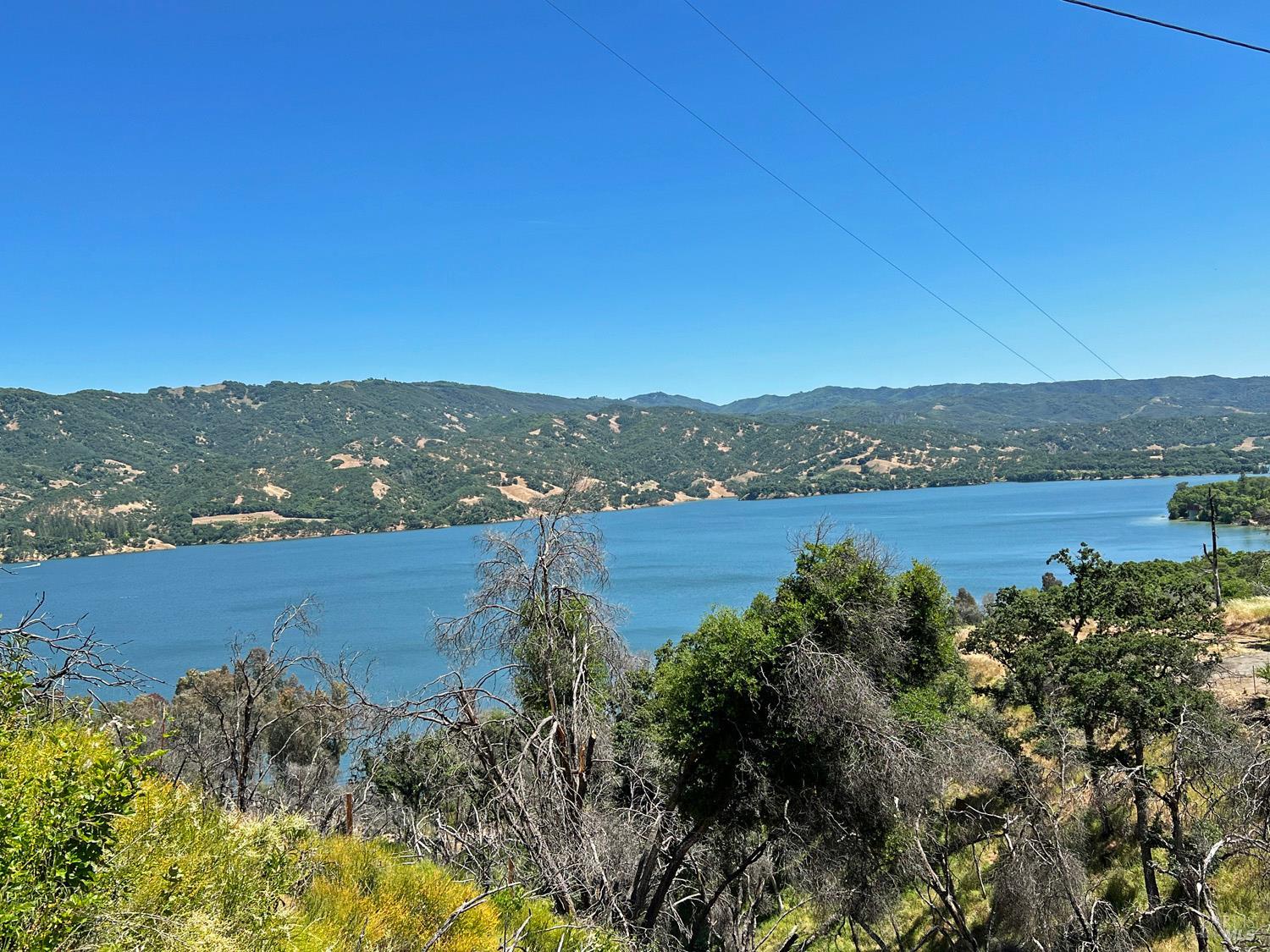 Detail Gallery Image 4 of 14 For 5875 Lake Ridge Dr, Ukiah,  CA 95482 - – Beds | – Baths
