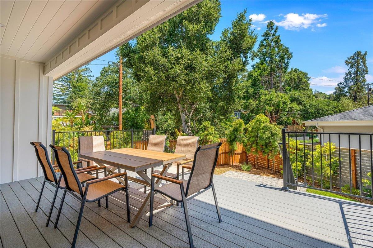 Detail Gallery Image 19 of 64 For 22 Cedar Ave, Kentfield,  CA 94904 - 5 Beds | 5 Baths