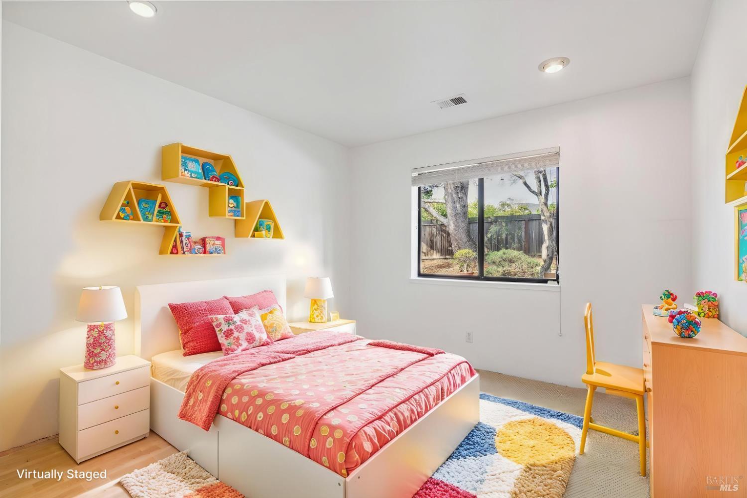 Detail Gallery Image 17 of 28 For 521 Cypress Ct, Benicia,  CA 94510 - 3 Beds | 2 Baths