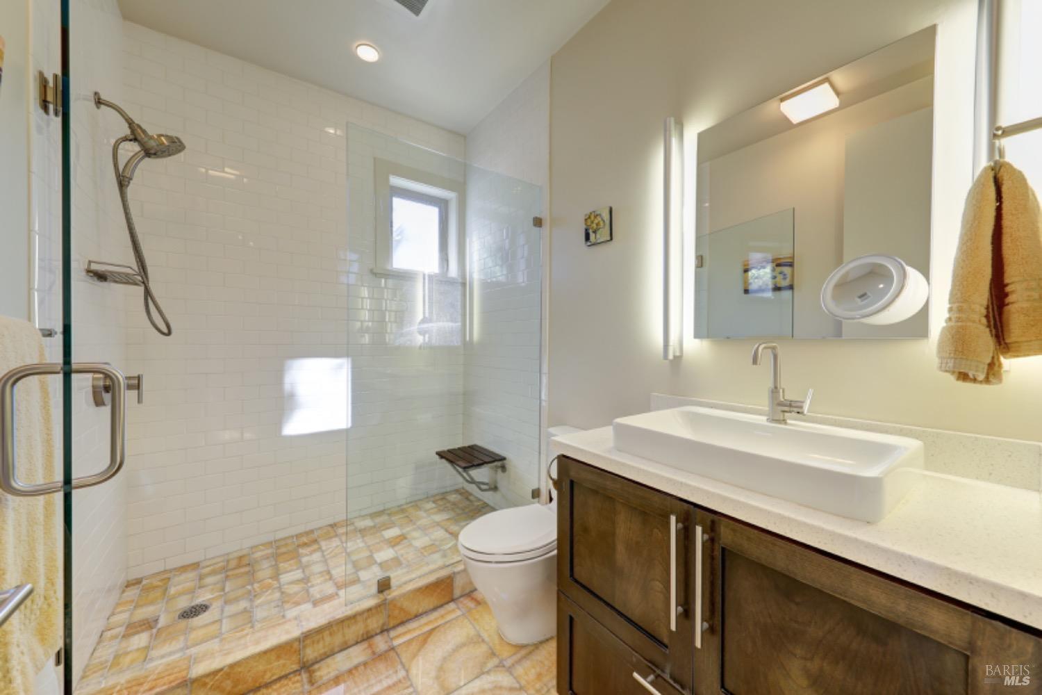 Detail Gallery Image 24 of 70 For 1067 Darms Ln, Napa,  CA 94558 - 5 Beds | 3 Baths