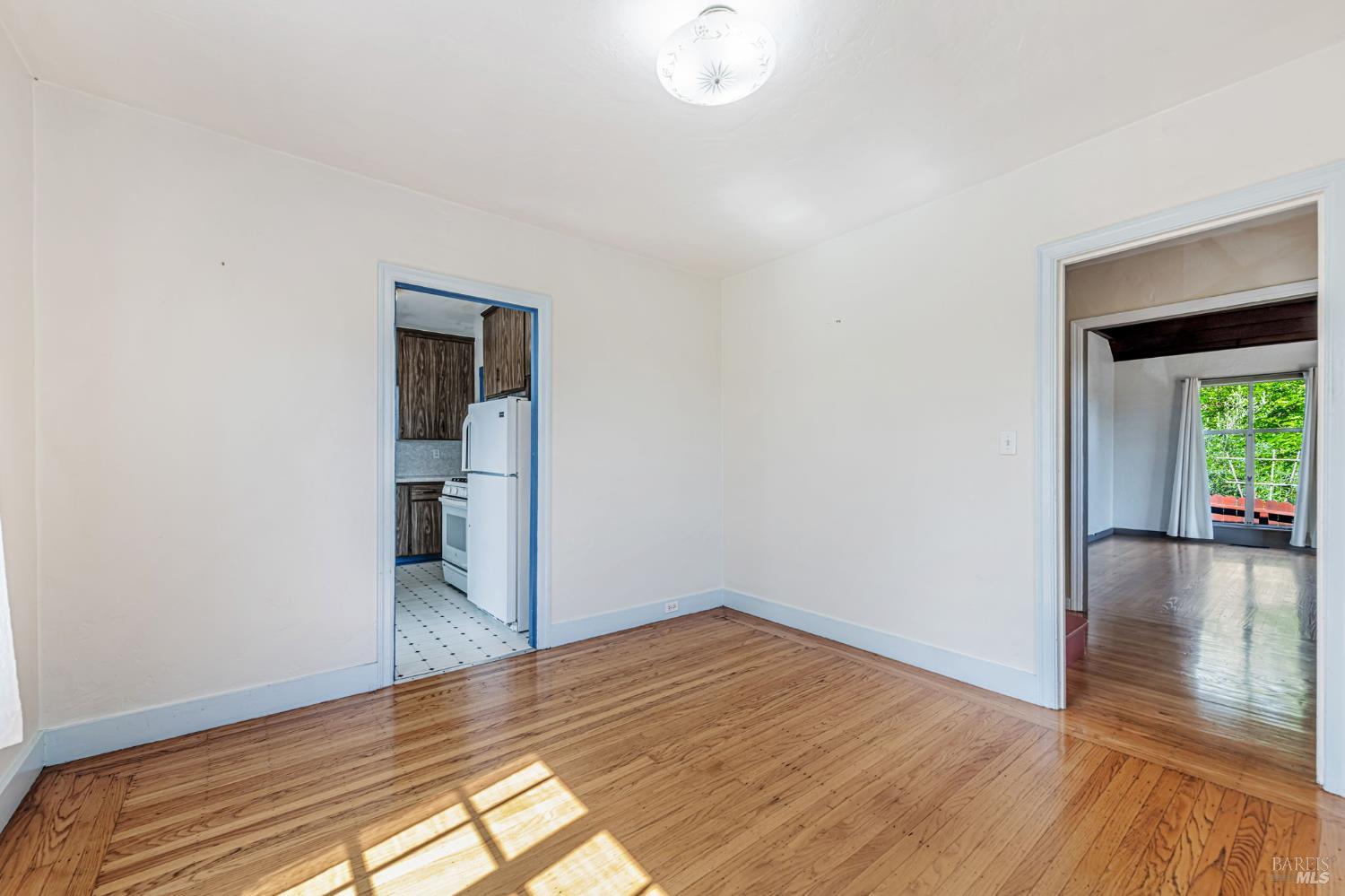 Detail Gallery Image 14 of 38 For 20 Laurel Ave, Petaluma,  CA 94952 - 2 Beds | 1 Baths