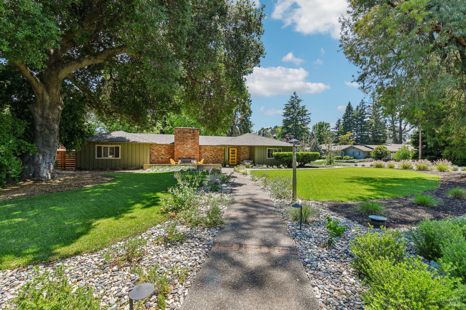 Detail Gallery Image 6 of 70 For 349 Buck Ave, Vacaville,  CA 95688 - 3 Beds | 2/1 Baths