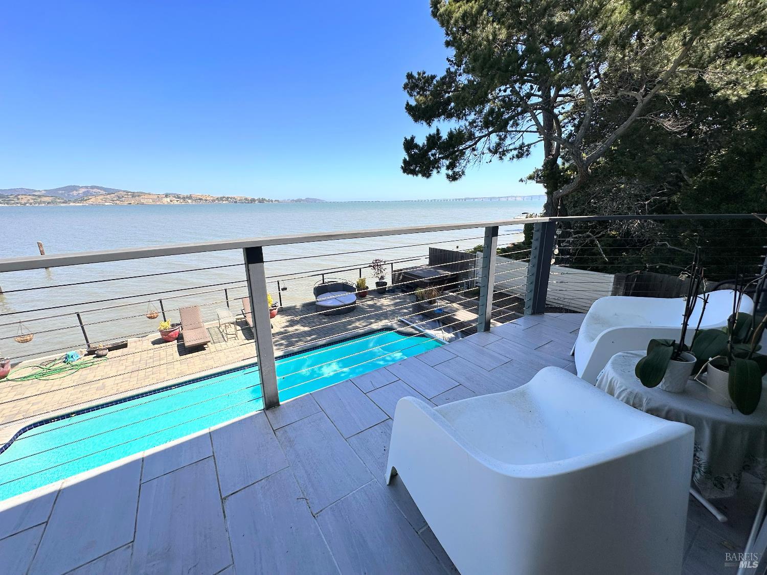 Detail Gallery Image 2 of 53 For 5148 E Paradise Dr, Corte Madera,  CA 94925 - 5 Beds | 5 Baths